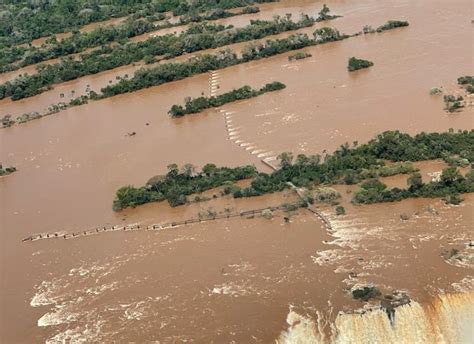 Enchente Arrasta Partes De Passarela Argentina Nas Cataratas Do Igua U