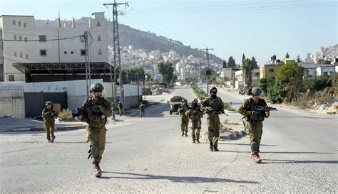 Israel Gelar Operasi Militer Jam Di Nablus Tepi Barat Foto