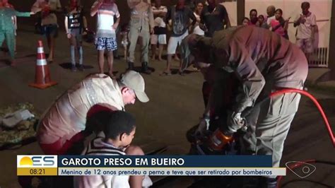 V Deo Menino Prende Perna Em Bueiro Ao Voltar De Escola E Resgatado