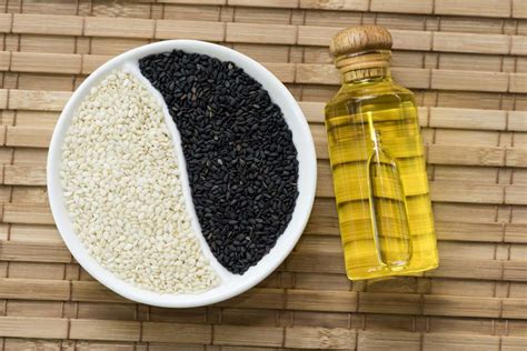 Какое кунжутное масло лучше выбрать: полезные свойства и особенности ...
