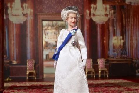 Rainha Elizabeth vira Barbie em homenagem ao aniversário de 96 anos