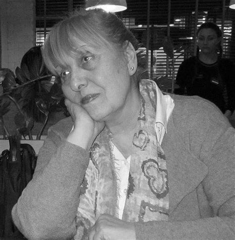 Живка Иванова: Все по-кратко искам да се изразявам, да махна всичко ...