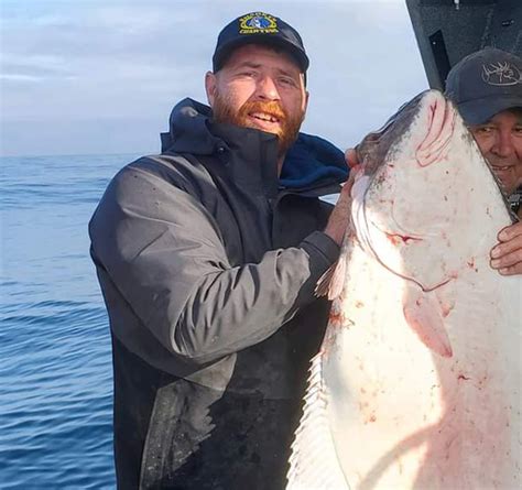 Sharkys Charter Fishing Oregon Charter Boat Service For Ocean Bay