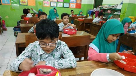 Kepala Dinas Pendidikan Kota Semarang Himbau Anak Bawa Bekal Ke Sekolah