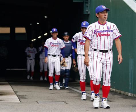 【甲子園】斬新さ話題の下関国際ユニ「関門海峡の海」の青と「長州藩の情熱」の赤 歴史変えるか 高校野球夏の甲子園 日刊スポーツ