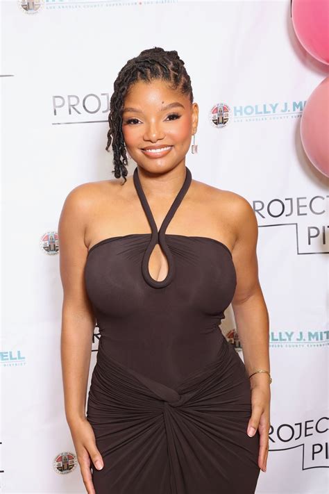 Halle Bailey Busty Brown Dress Curves Project Pit La Hot Celebs Home