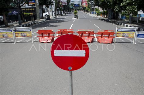 PENUTUPAN RUAS JALAN DI BANDUNG ANTARA Foto