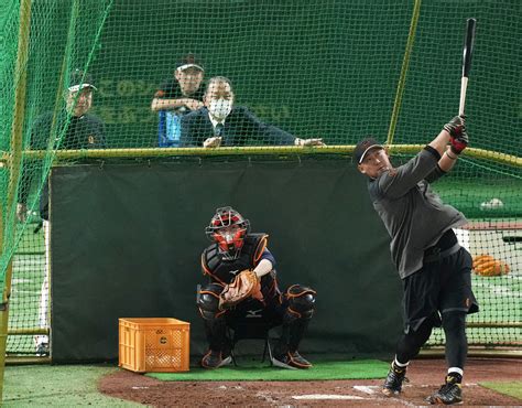 【巨人】中田翔、右太もも肉離れからわずか10日で〝電撃1軍合流〟フリー打撃で看板弾含む9発 プロ野球写真ニュース 日刊スポーツ