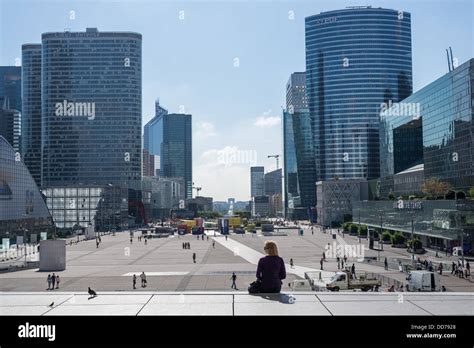 La Defense Paris Stock Photo Alamy