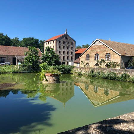 Abbaye Notre Dame Des Dombes Le Plantay Ce Qu Il Faut Savoir