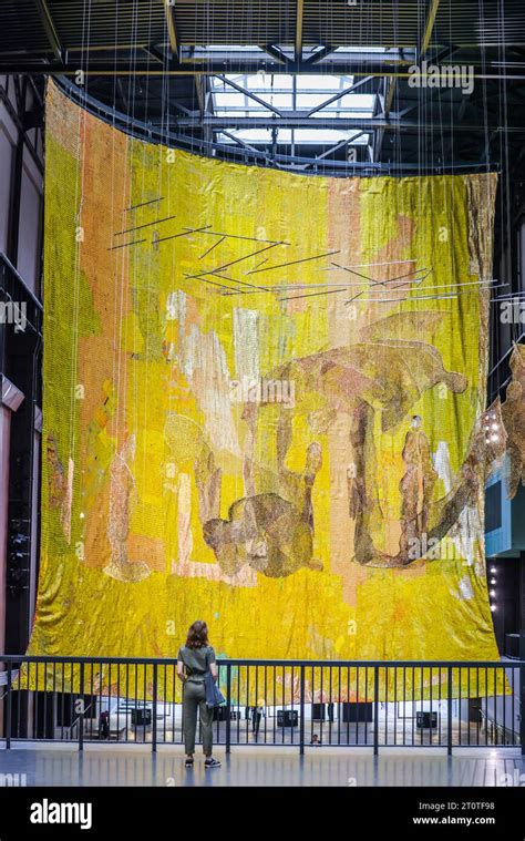 London UK 09th Oct 2023 El Anatsui Back Behind The Red Moon