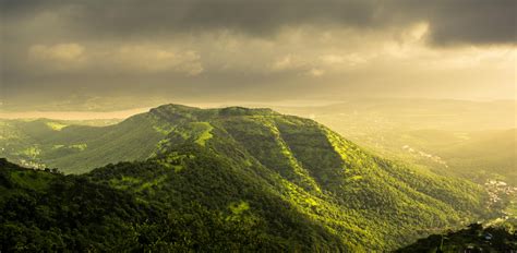 Sunrise on Sinhagad in monsoon. Pune, India(OC) : r/MostBeautiful