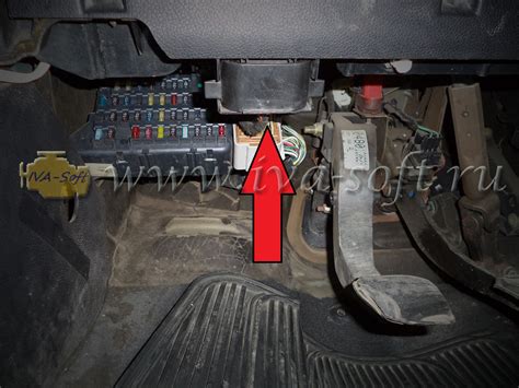 Где находится диагностический разъем форд фокус 3, в каком месте? - OBD