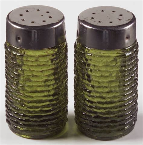 Soreno Avocado Green Shaker Set W Metal Lids By Anchor Hocking