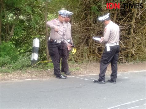 Penumpang Sepeda Motor Di Bekasi Tewas Terlindas Truk