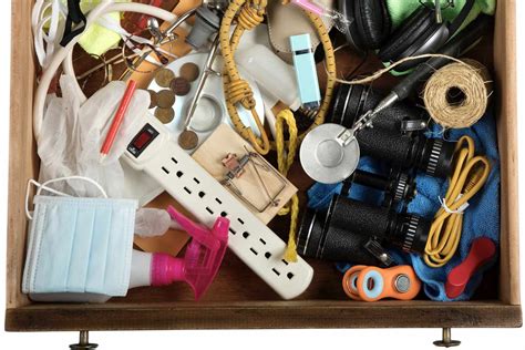 What You Should And Shouldn't Store In Your Junk Drawer