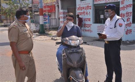 हॉट स्पॉट और आसपास चलाया चेकिग अभियान जिले में 78 वाहनों का चालान Police Inspected Vehicles