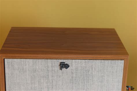 Perfect Almost Brand New Klipsch Forte III In Walnut With Lambswool