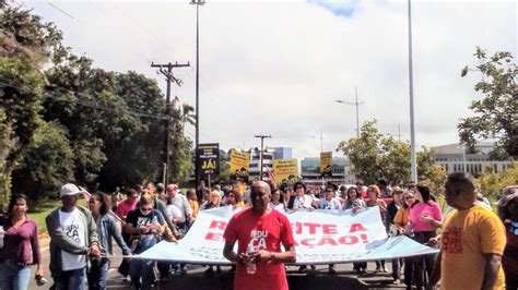 Professores Da Bahia Paralisam Atividades E Fazem Protesto Em Salvador