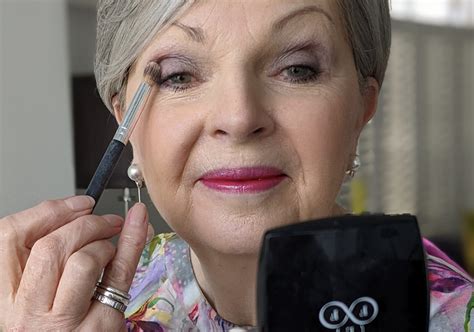 How To Apply Eye Makeup For Older Women