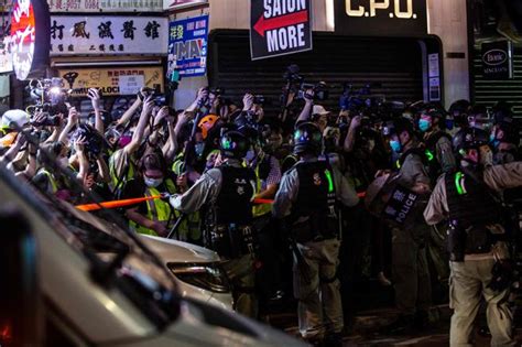 Video Vuelven Las Protestas En Hong Kong Y La Represión Deja 18 Heridos Y 250 Detenidos