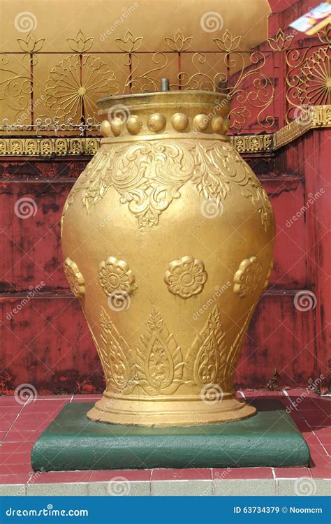 Golden Flower Pot Stock Image Image Of Design Flowerpot 63734379