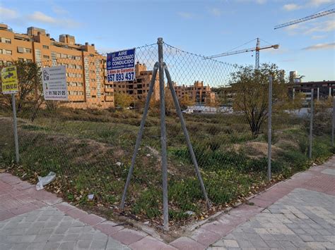 Montecarmelo Sale A La Calle Para Reclamar La Construcci N De Un Centro