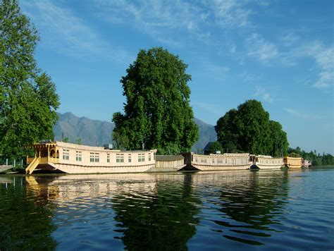 Asisbiz travel photo alblum of Kashmir houseboats, Srinagar श्रीनगर ...