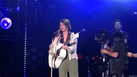 Maren Morris Sings I Could Use A Love Song Live At Cma Fest Youtube