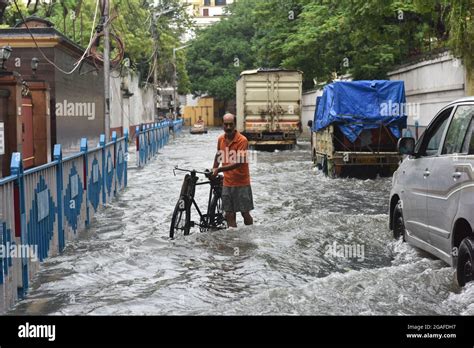 Water Logging In Kolkata Hi Res Stock Photography And Images Alamy