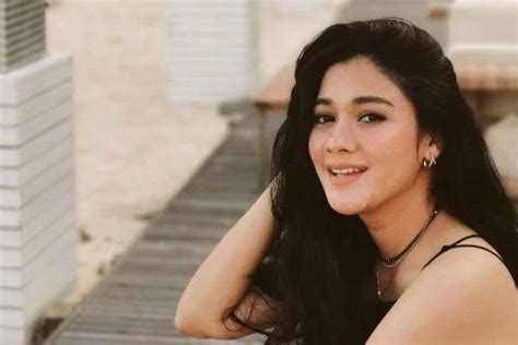 Asyik Liburan Pakai Bikini Netizen Pertanyakan Hal Ini Pada Naysila