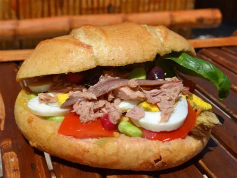 Le Pan Bagnat Guide Gastronomie Vacances