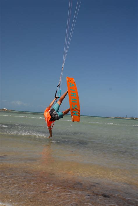 Baptiste eau Kitesurf Attitude École de Kitesurf à Nouméa en