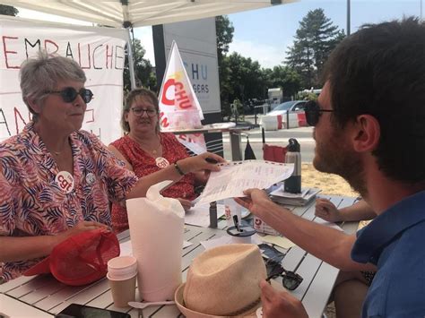 Au Chu Dangers La Cgt Installe Un Bureau Dembauche Angers Maville