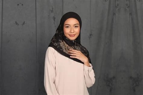 Warna Hijab Yang Berpadu Serasi Dengan Baju Warna Nude