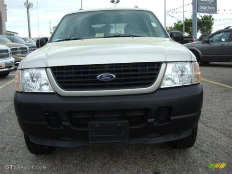 Silver Birch Metallic Ford Explorer Xls Photo