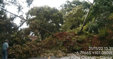 Gempa Cianjur Pupr Turunkan Alat Berat Bersihkan Jalan Nasional