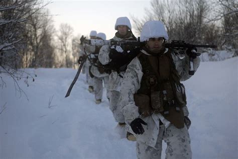 Marines Make Their Way Through The Snow Us Marines With Flickr