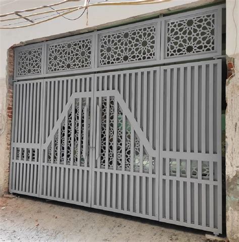 Modern 21mm Hinged Iron Main Gate For Used For Security Purpose At Rs