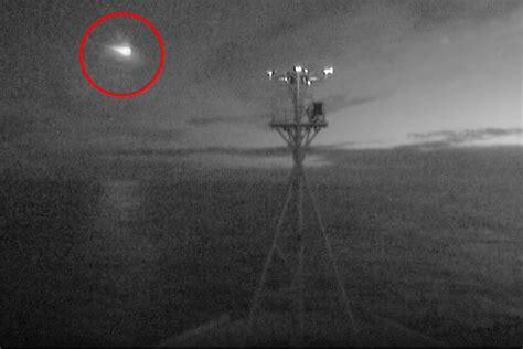 Ultra Rare Meteor Footage Shows Huge Fireball Streaking Across Sky And