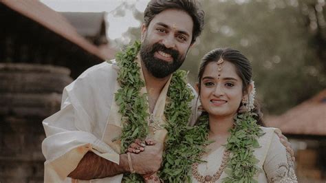 Govind Padmasoorya And Gopika Anil Tie The Knot In Traditional Ceremony Watch Malayalam News