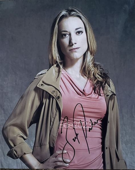 Zoie Palmer As Dr Lauren Lewis Lost Girl Autographed Photo