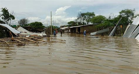 Piura Lluvias Hacen Colapsar Viviendas En Chulucanas Peru El