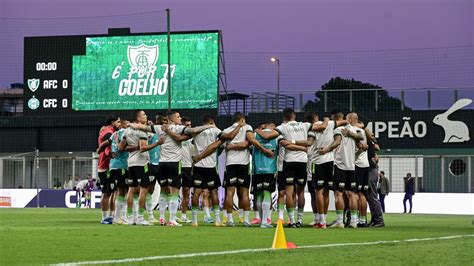 Lanterna do Brasileirão 2023 quebra recorde de gols sofridos na era dos