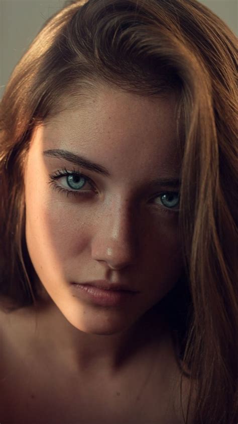 Pretty Green Eyes Woman Model X Wallpaper Beautiful Girl