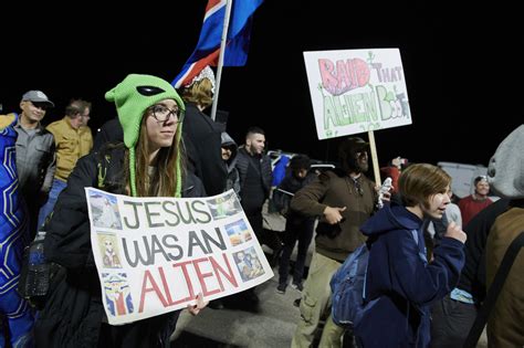 Area 51 Raid Memes Storm the Internet as Alien Enthusiasts Descend On Rural Nevada - Newsweek