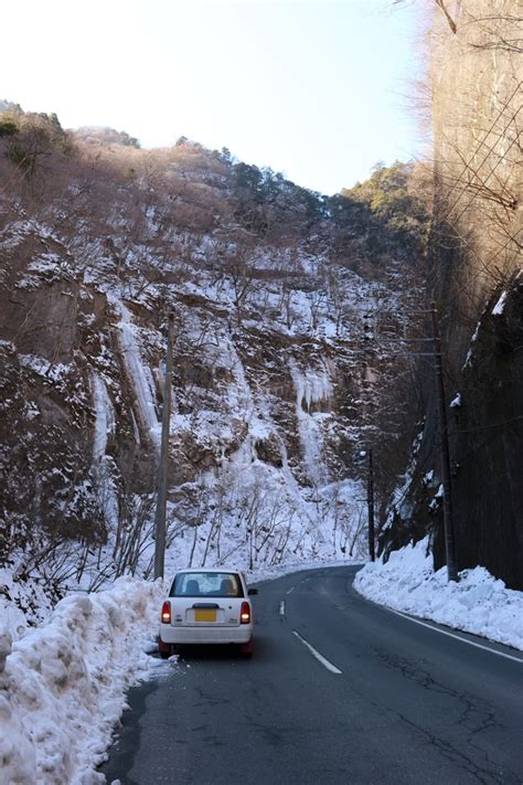 秩父市大滝・中津川渓谷の氷壁1 By Kuro8849 （id：5289404） 写真共有サイトphotohito