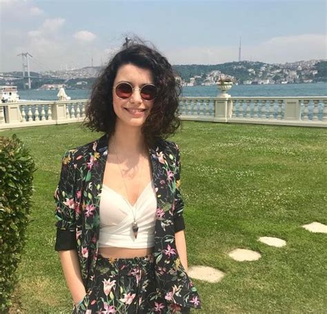 Beren Saat Kimdir Ka Ya Nda Beren Saatin Hayat Ve Biyografisi