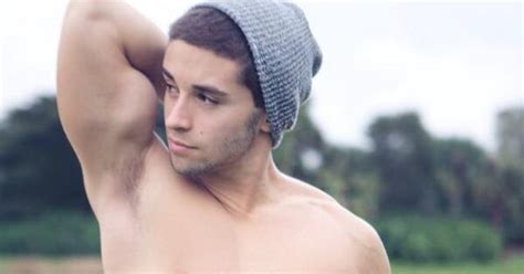 GAY MANS PLEASURE SHOULD JAKE MILLER EVER WEAR A SHIRT AGAIN