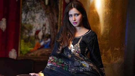 Rumman Ahmed Looks Enchanting In Black Salwar Kameez Pictures Inside